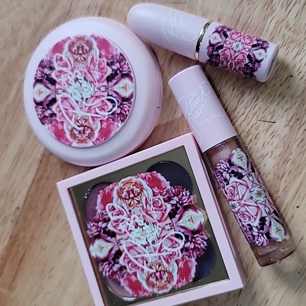Mac Patrick Starrr Me So Chic Kit eyeshadow lipstick blush lipglass